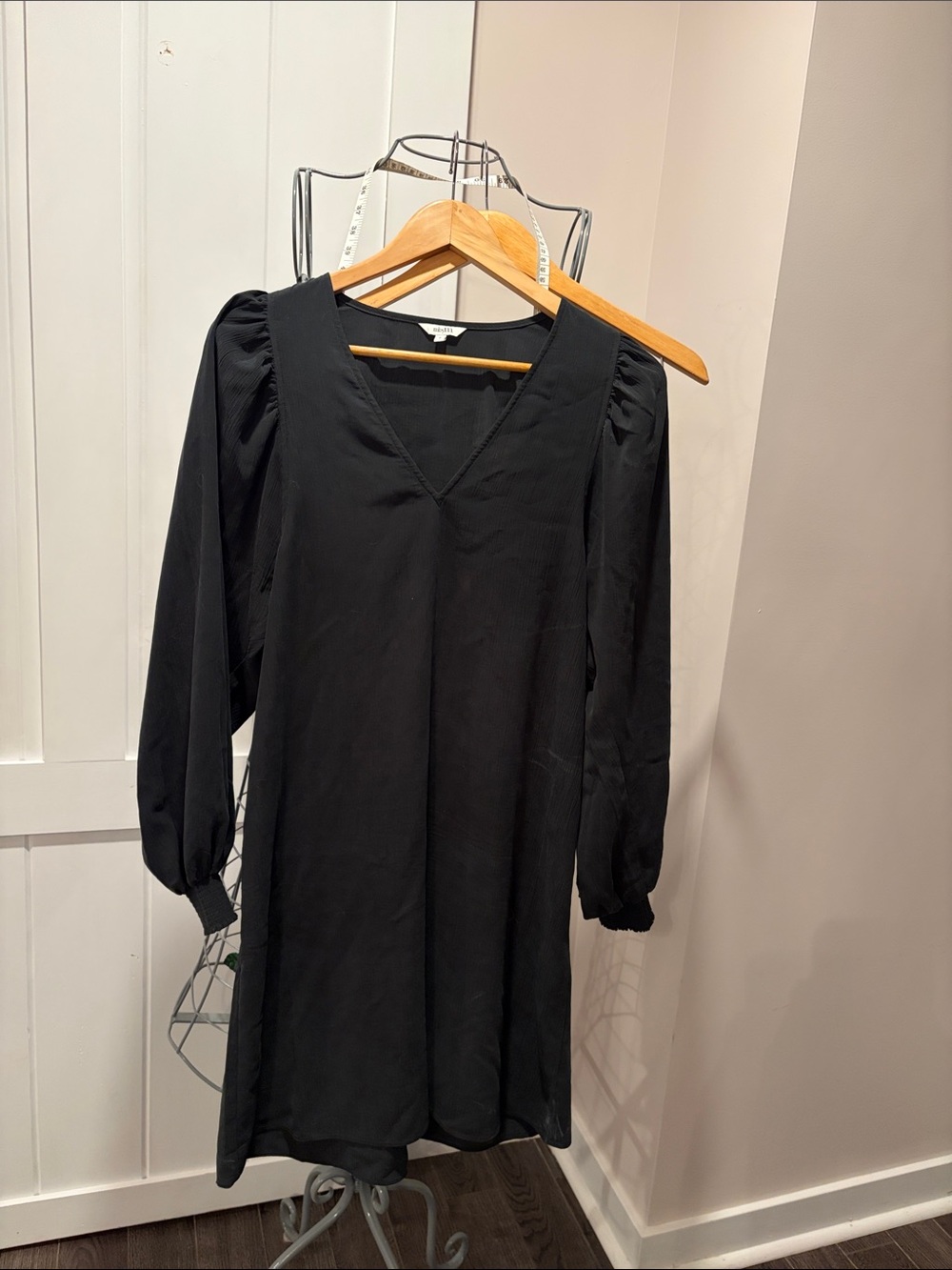 Classic Black V-Neck Long Sleeve Dress